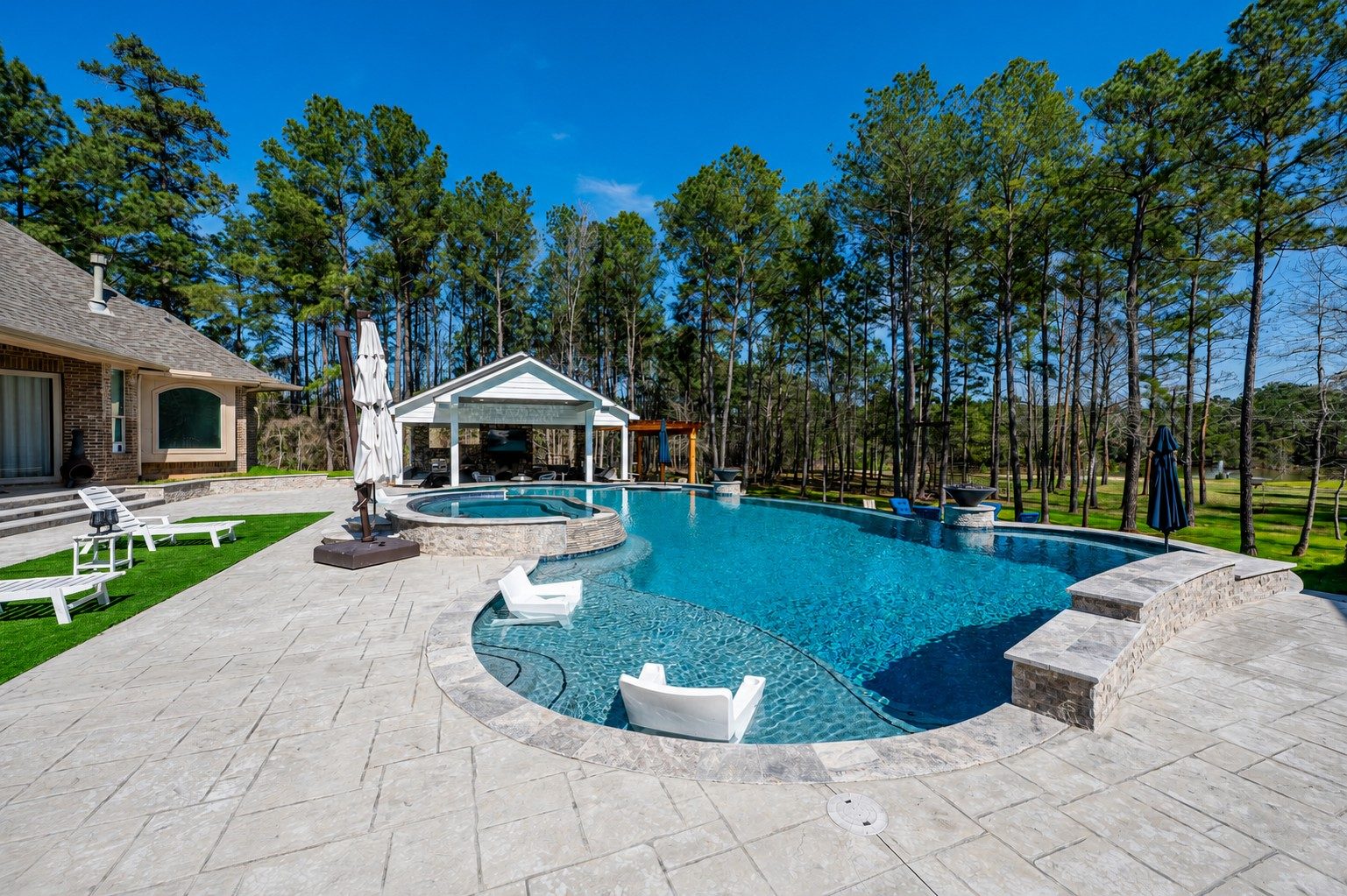 Patios, Pergolas & Shade Structures — Reef Pools and Spas project photograph 3