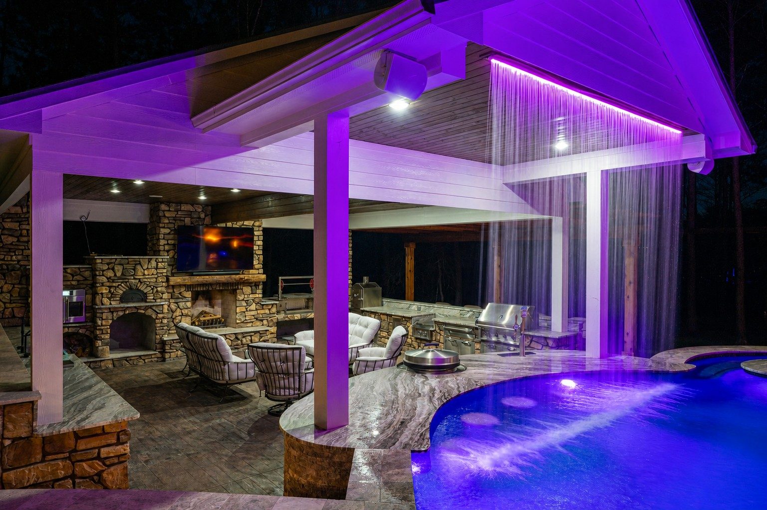 Fire Features & Outdoor Gathering Spaces — Reef Pools and Spas project photograph 3